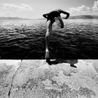 Mitia Dedoni: 'The Diver', 2011 Black and White Photograph, Figurative.  fine art paper Epson HotPress Bright 100% cotton, author signed and digigraphie certified.Limited Edition 1/ 25    ...