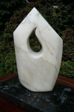 Julia Cake, Pippa, 1915, Original Sculpture Stone, size_width{Untitel-1516206137.jpg} X 25 cm